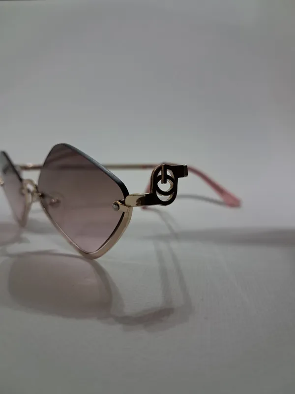 Quyoshdan himoya ko‘zoynaklari Gucci (original emas) 2