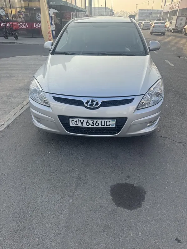 hyundai i30 2009- yil. avtomat karobka ideal xolatda