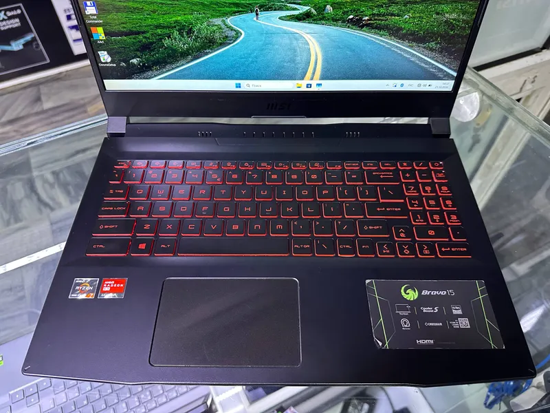 Ноутбук MSI Bravo 15 4 Ноутбук MSI Bravo 15 4