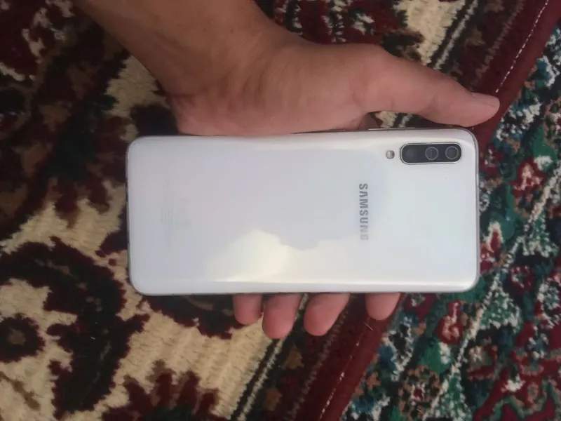 Samsung a70 1