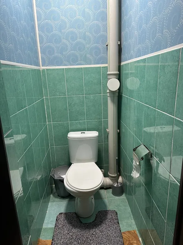 Продаётся 3-комнатный дом, можно также сделать под мастерскую, 1 этаж 6