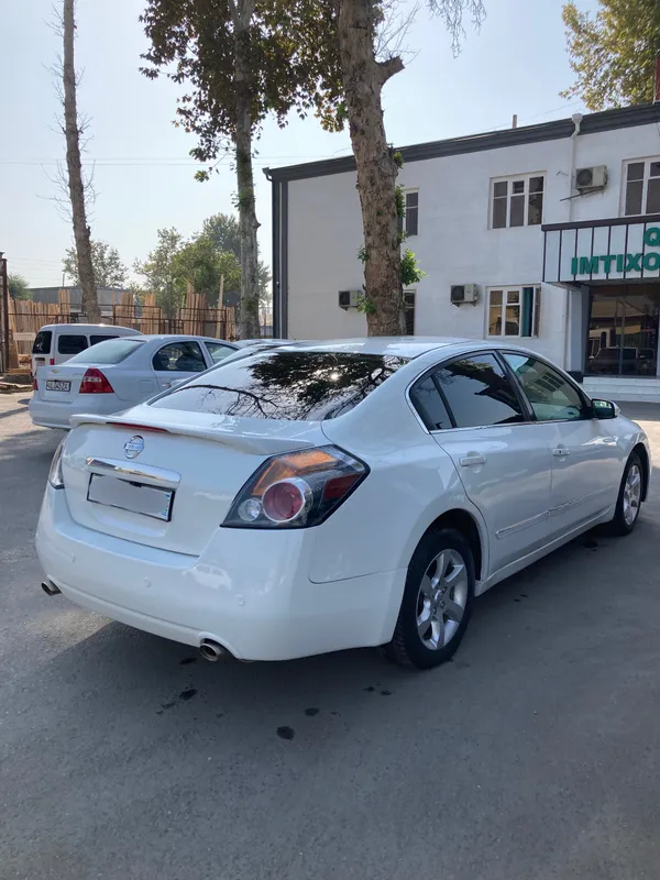 Nissan Altima 2 Nissan Altima 2