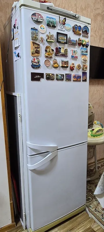 Shoshilinch sotaman! Indesit muzlatgichi 1 Shoshilinch sotaman! Indesit muzlatgichi 1