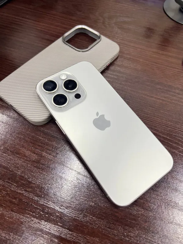 iPhone 15 pro 128gb