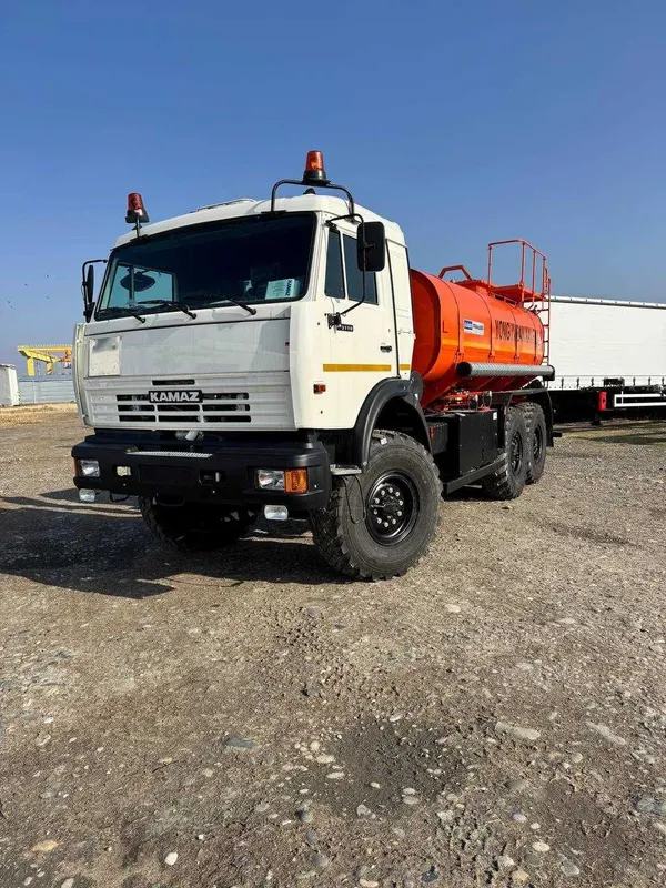КАМАЗ 43118 топливозаправщик 12 кубов 1