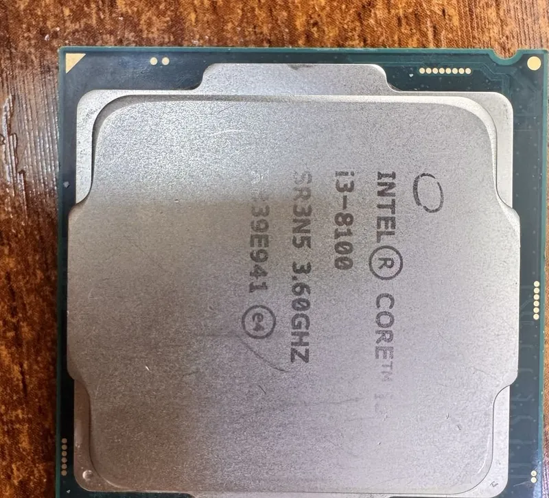 Intel® Core™ i3-8100 3 ta bor 2 Intel® Core™ i3-8100 3 ta bor 2