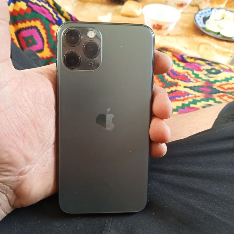 iPhone 11 pro sotiladi holati yaxshi zaryati 89% iPhone 11 pro sotiladi holati yaxshi zaryati 89%