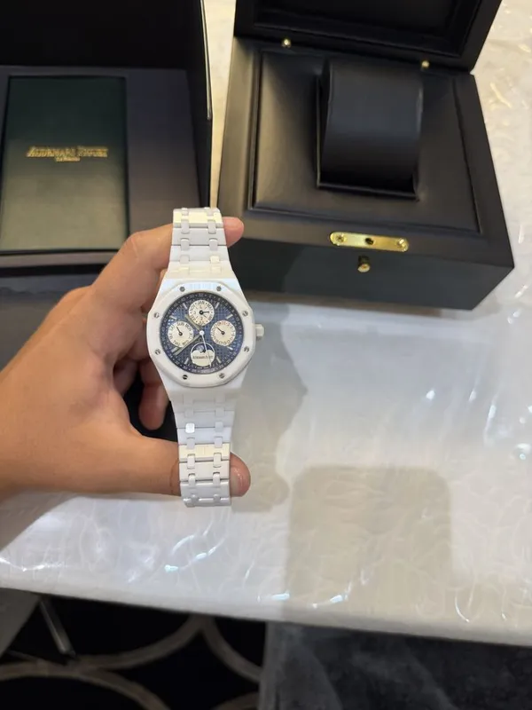 Qoʻl soati Audemars Piguet Royal OAK White Ceramic 2 Qoʻl soati Audemars Piguet Royal OAK White Ceramic 2