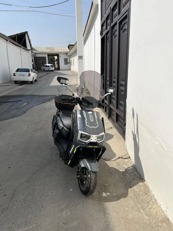 Skuter 2025 yil olingan