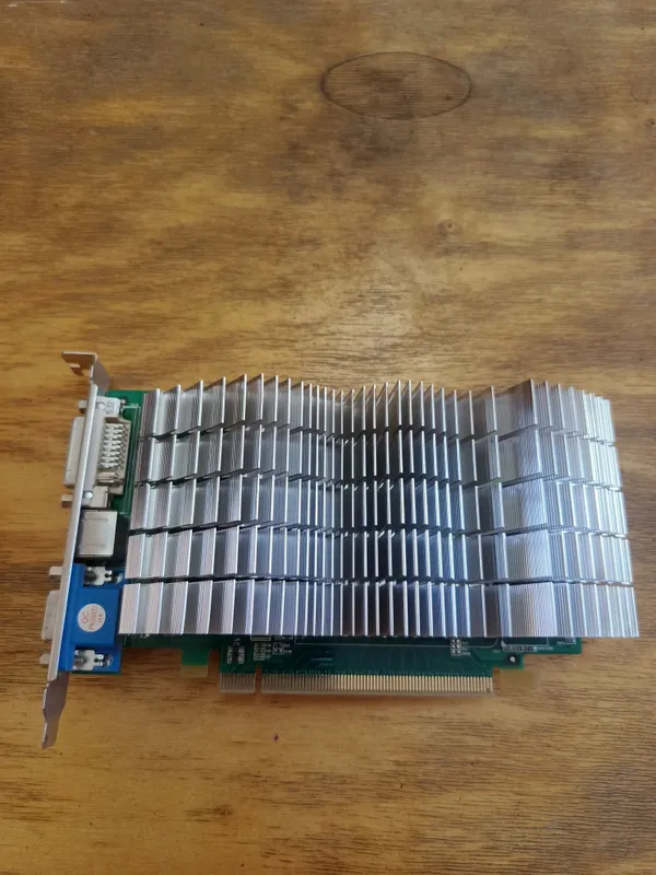 Видеокарта 512MB DDR2 GF9400GT Point of View (R-VGA150914H-L) — фото 1