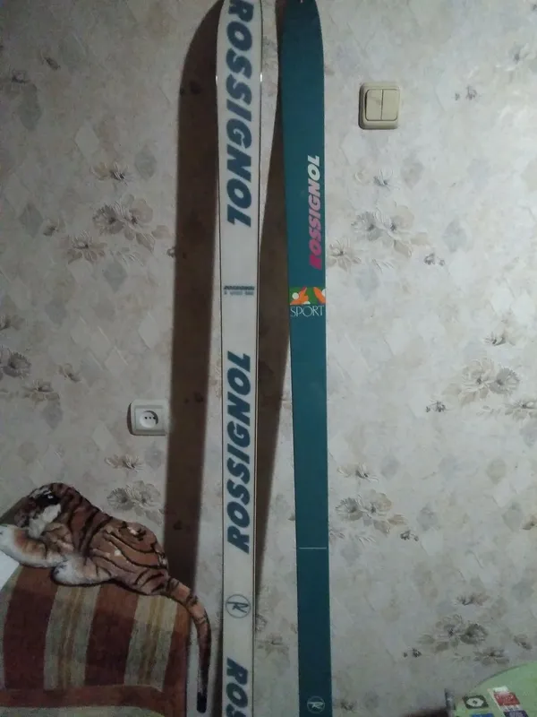 Лыжи горные фирмы ROSSIGNOL новые.