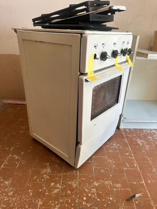 Yaxshi SSSR gaz plitasi 2 Yaxshi SSSR gaz plitasi 2