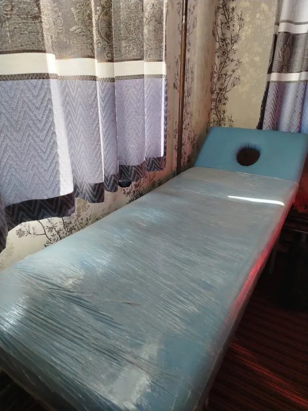 kushetka sotiladi yangi 750000 sòm