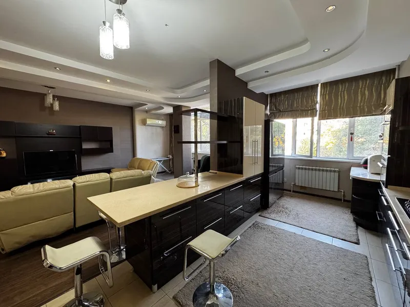 4 xonali kvartira, 152 m2, Yakkasaroy 3