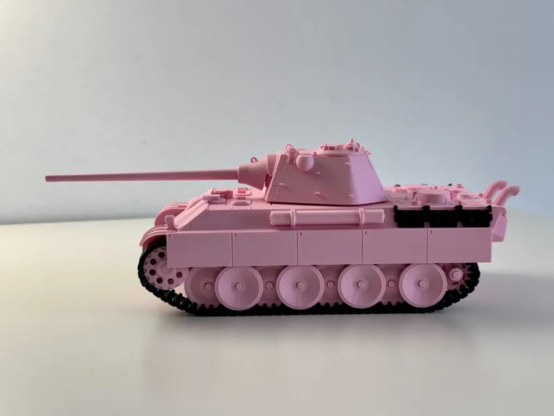 Розовая пантера: Panther F Medium Tank Pz Kpfw V Ausf.F Масштаб 1:35 — фото 3