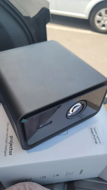 4K Led projector 20 metrdan yoritib beradi — фото 1