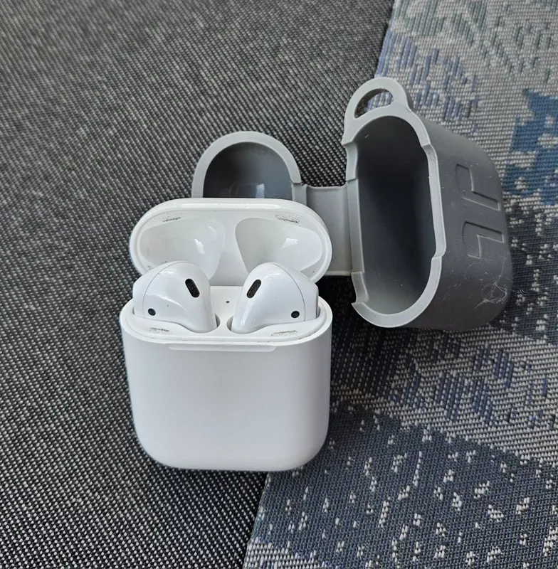 AirPods 2 orginal 1 AirPods 2 orginal 1