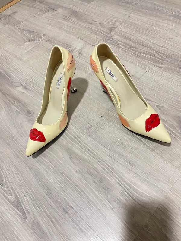 Tuflik Prada 38 razmer 2 Tuflik Prada 38 razmer 2