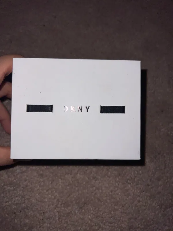 DKNY kvars soati 2
