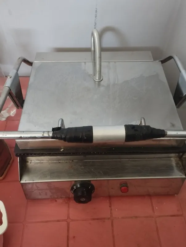 Toster sotiladi kafolati bilan