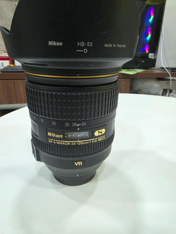 объектив Nikon  в идеальном состоянии