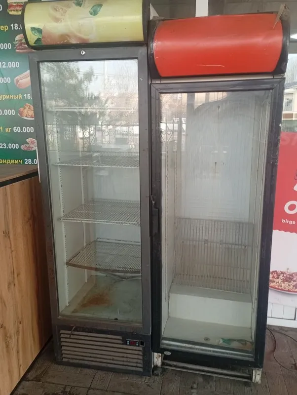 Продам холодильник срочно витриный