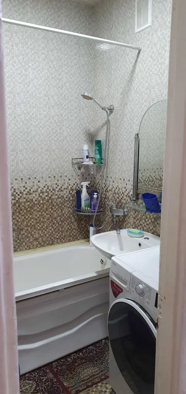 Bir kishi kerak kvartiraga, doimiy turgani Yigitlarga