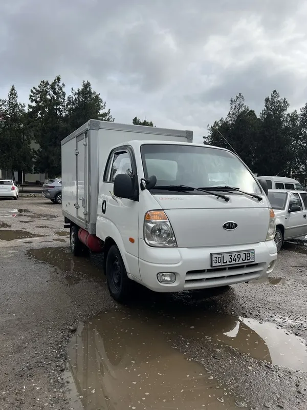 Kia bongo arendaga beriladi