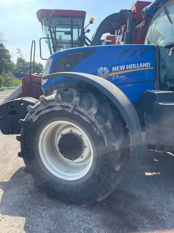 New Holland T7.260 traktori sotiladi, ishlagan