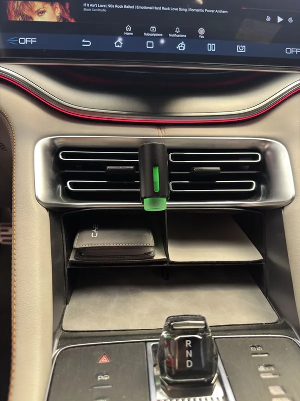 Автомобильный умный ароматизатор 2 Автомобильный умный ароматизатор 2