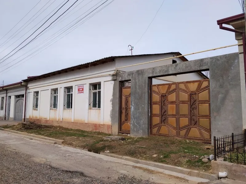 Oqtosh Dacha 6 sotix sotiladi namunali uylar
