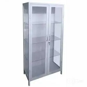 Стеклянный шкаф. Стеклянный шкаф.