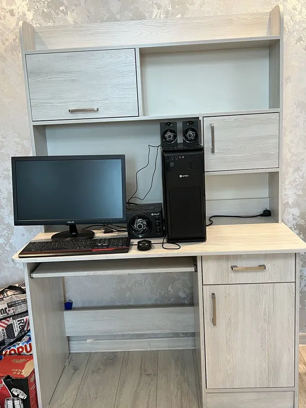 Kompyuter Asus va boshqa qo’shimcha buyumlari bilan 6 Kompyuter Asus va boshqa qo’shimcha buyumlari bilan 6