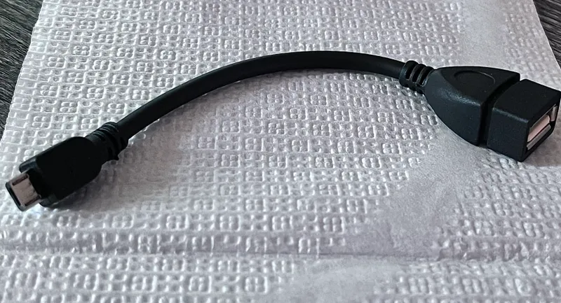 Адаптер USB On-The-Go (OTG).