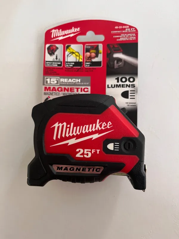 Продается рулетка Milwaukee (25 Feet) 7,62 метр Magnetic & Light
