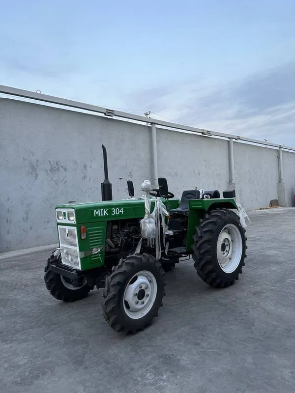 Traktor Mik 304