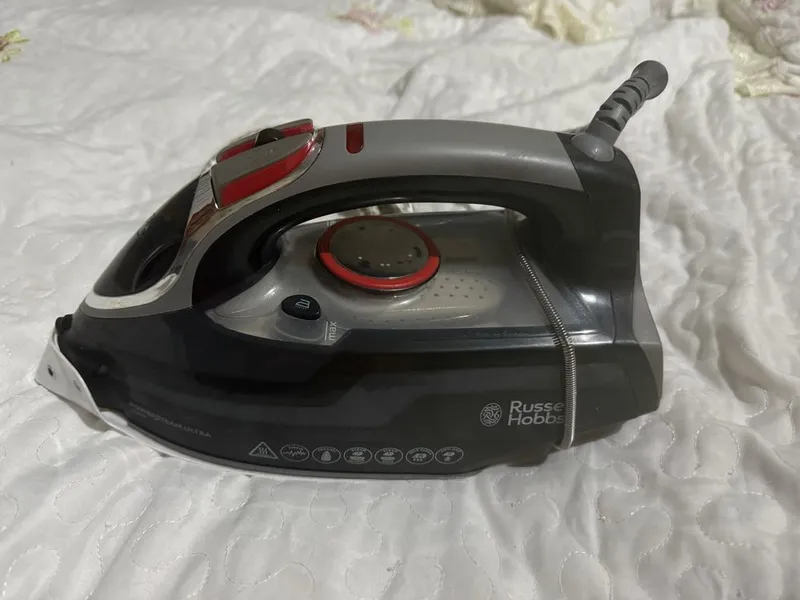 Утюг рабочий Russell Hobbs