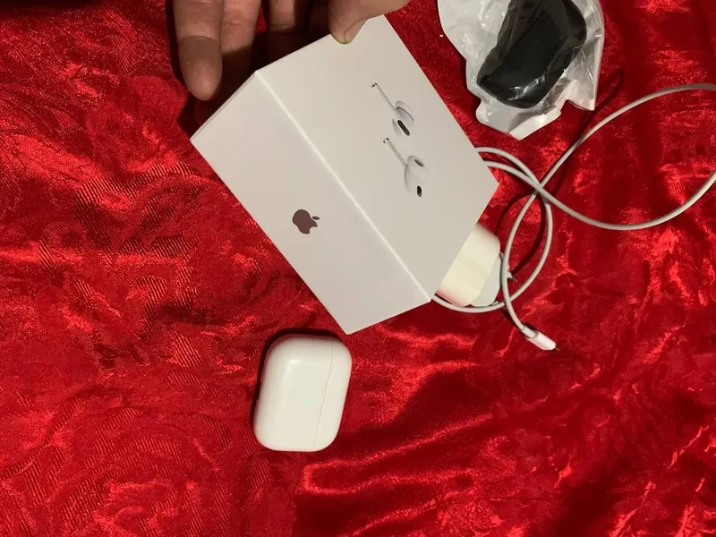Air pods pro sotiladi — фото 1