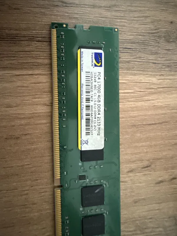 оперативная память DDR4 8 gb-2 шт 4 gb -1 шт все трое дам за 500.000 4 оперативная память DDR4 8 gb-2 шт 4 gb -1 шт все трое дам за 500.000 4
