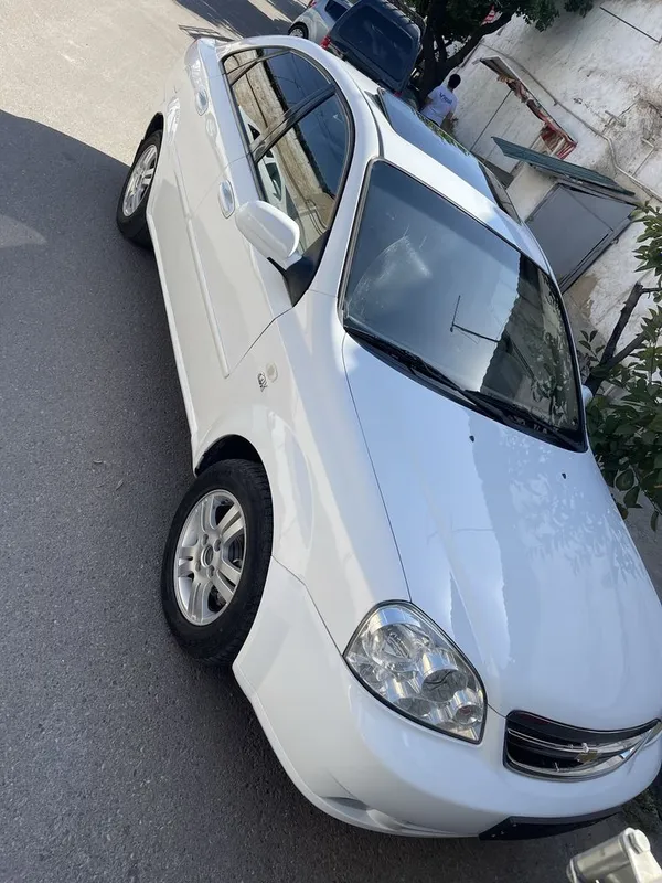 Lasetti 1.8 3 pazitsa Avtomat 3