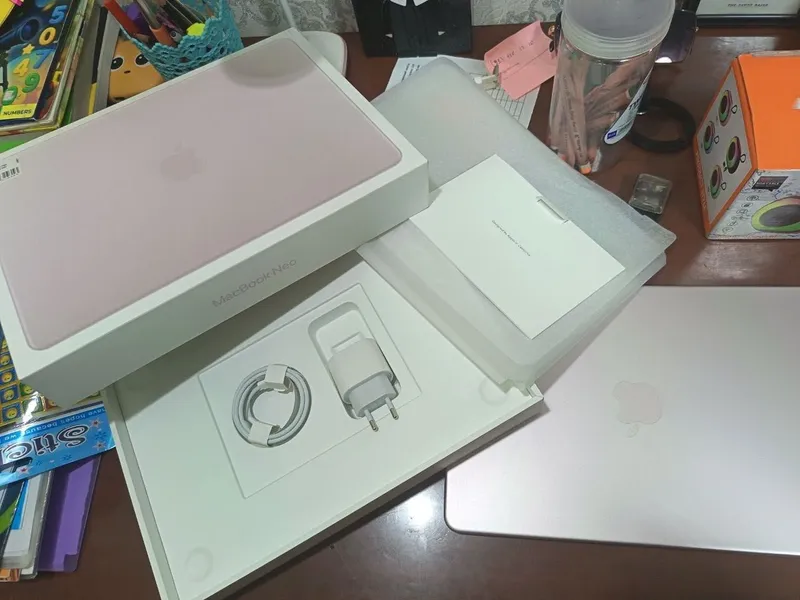 Ноутбук Macbook Neo 8/512GB — фото 2
