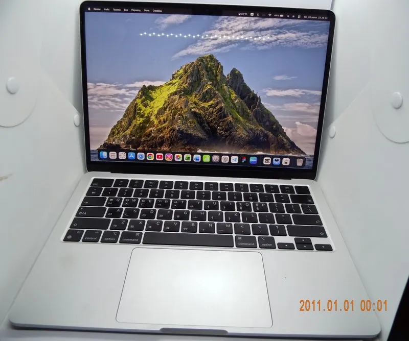 MacBook Air M2 100% ёмкость 256 Gb 13.6 дисплей 3