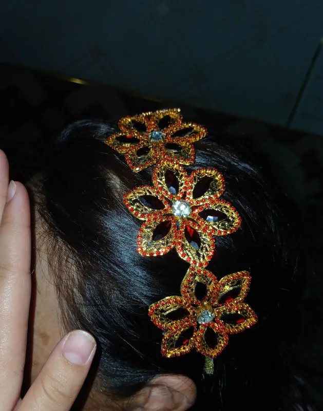 Diadema kelinlar uchun