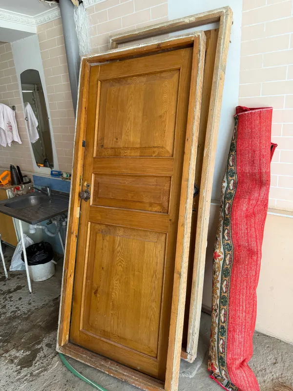 Yaxshi holatda eshiklar va derazalar sotiladi 1