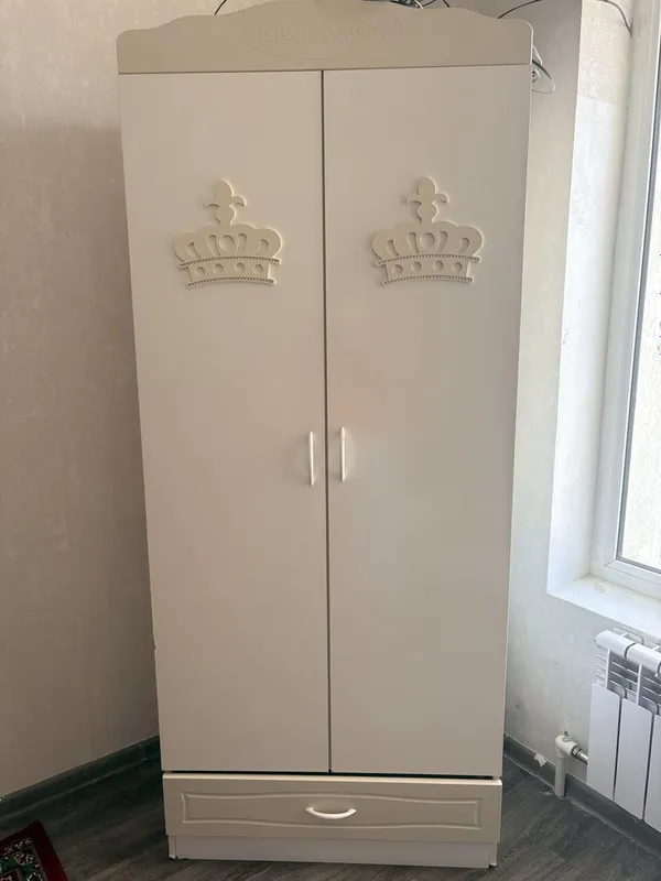 Тумбочки, шкафы, кровать 4 Тумбочки, шкафы, кровать 4