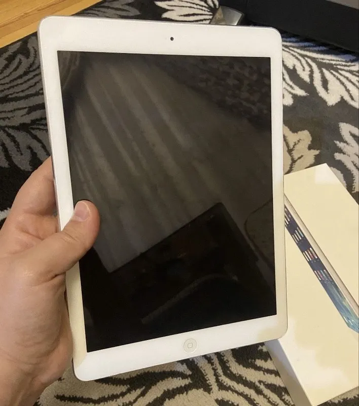 Apple iPad Air 1 Wi-Fi — фото 1 Apple iPad Air 1 Wi-Fi — фото 1