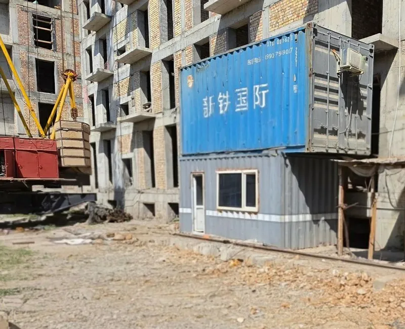 6 metrlik konteynerlar sotiladi, yaxshi holatda 1