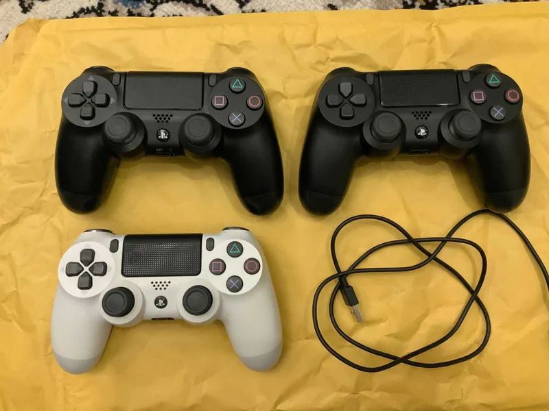 PS4 DualShock 4 judayam yaxshi holatda
