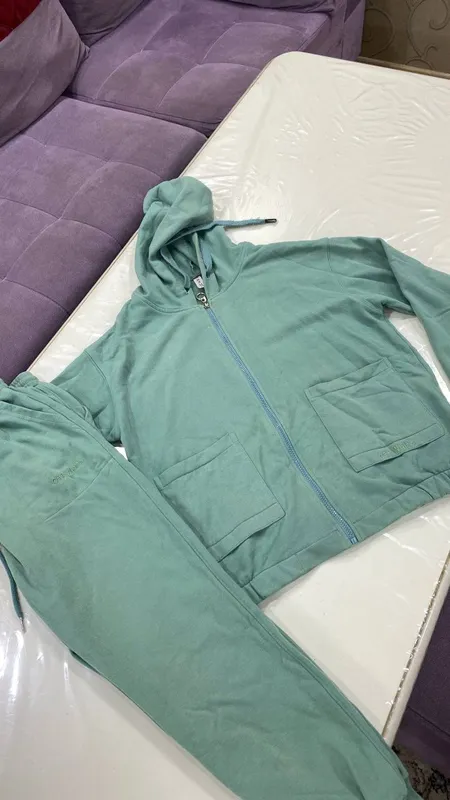 Off white sportivka jenskaya Off white sportivka jenskaya