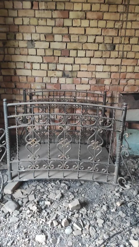 Продаю железный кованый мостик.